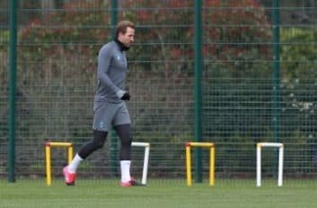 هری کین از زمان مصدومیت در دیدار مقابل ساوتهمپتون از ناحیه همسترینگ از ترکیب تاتنهام دور بوده و در هیچ دیداری به میدان نرفته است.