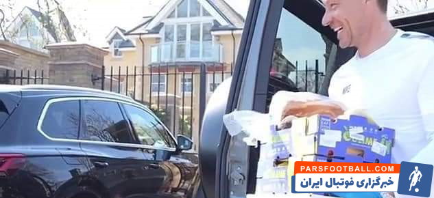 نشریه «سان» انگلیس خبر داد جان تری ، کاپیتان سابق چلسی در اقدامی خیرخواهانه برای مبارزه با ویروس کرونا به ستاد حمایت از افراد ناتوان و کم بضاعت پیوست.