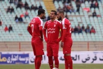 طی روزهای گذشته اخبار زیادی درباره مذاکره باشگاه تراکتور با برخی نفرات شاغل در تیم های دیگر برای فصل آینده شنیده شده است.