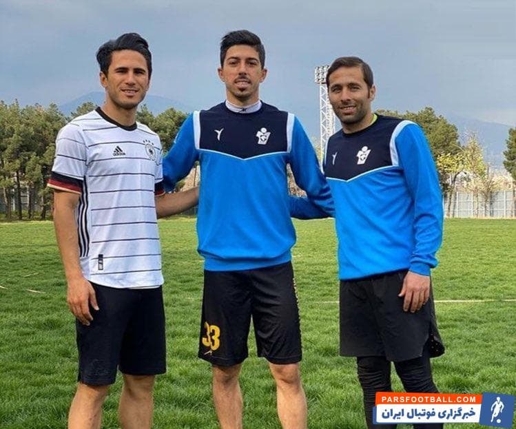 تصاویری از تیمهای دیگر از جمله پیکان نیز با منظور تمرینات اختصاصی گروهی و بی توجه به موضوع هشدار سازمان ضد کرونا منتشر شده است.