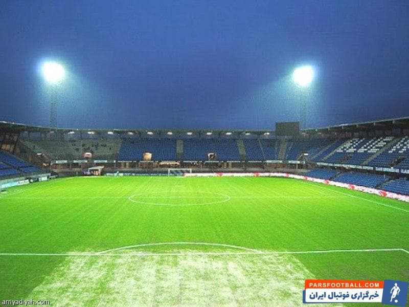 مسئولان فوتبال دانمارک می خواهند با نصب صفحه نمایش هایی لیگ فوتبالشان را ادامه دهند