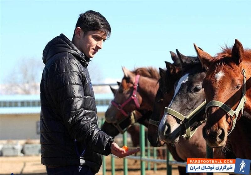 سردار آزمون، با خریدی رکورد شکن آماده مسابقات استرالیا شد.