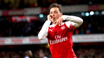 اوزیل به مخالفت شدید با باشگاه آرسنال بخاطر کاهش دستمزدها پرداخت