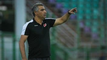 ساکت الهامی : قرارداد خود با باشگاه تراکتورسازی تبریز را به مدت یک فصل دیگر تمدید کرد