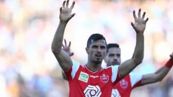 تمرینات اختصاصی و فشرده علی علیپور در روزهای تعطیلی لیگ در زادگاهش