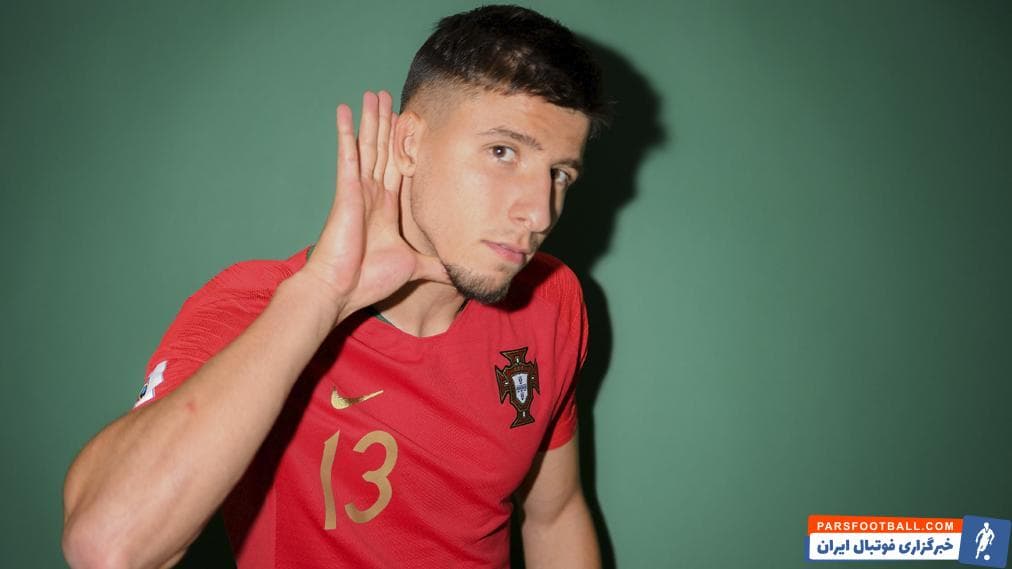 روبن دیاز مدافع پرتغالی و خوش آتیه تیم فوتبال بنفیکا توجه باشگاه های بزرگی همچون بارسلونا و منچسترسیتی را به خود جذب کرده است.