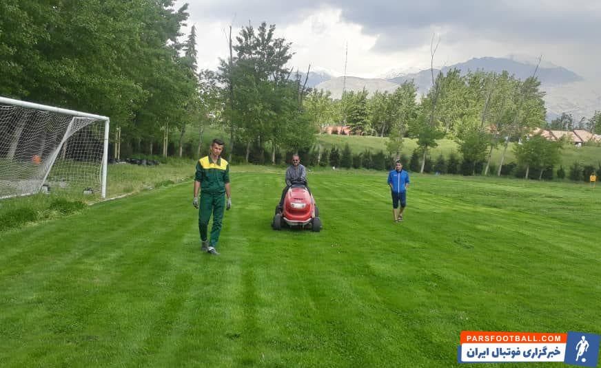استقلال در حال حاضر زمین شماره دو آزادی را به عنوان زمین تمرینی خود انتخاب کرده و زمین باشگاه انقلاب هم دومین زمین تمرین این تیم محسوب می شود.