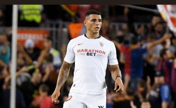 بارسلونا به دنبال حل مشکلات خود در خط دفاعی است و مایل است بر سر جذب دیگو کارلوس مدافع مستحکم تیم سویا با لیورپول رقابت کند.