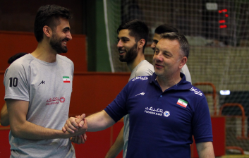 امیر غفور ، پشت خط زن تیم ملی ایران که فصل پیش به لوبه ایتالیا پیوسته بود، پس از تعطیلی مسابقات سری آ به کشور بازگشت، او اخیرا در مصاحبه ای در مورد مسائل مختلفی صحبت کرده که است.