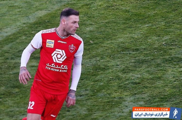 روزنامه ادینبرو در گزارشی به پنج مهاجم برتر تیم هیبرنیان در 50 سال اخیر پرداخته که آنتونی استوکس مهجام جنجالی پرسپولیس نیز یکی از این بازیکنان است.