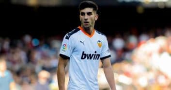 سه باشگاه بزرگ یوونتوس ، بایرن مونیخ و دورتموند آماده رقابت بر سر جذب فران تورس هستند.