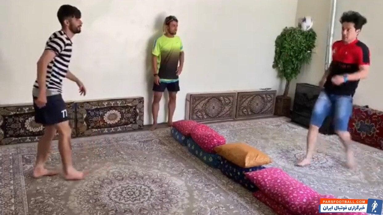 رضا آذری و امید نورافکن دو بازیکنی هستند که رابطه بسیار نزدیکی با هم دارند، آنها هم در تیم های پایه استقلال با هم هم تیمی بوده اند .
