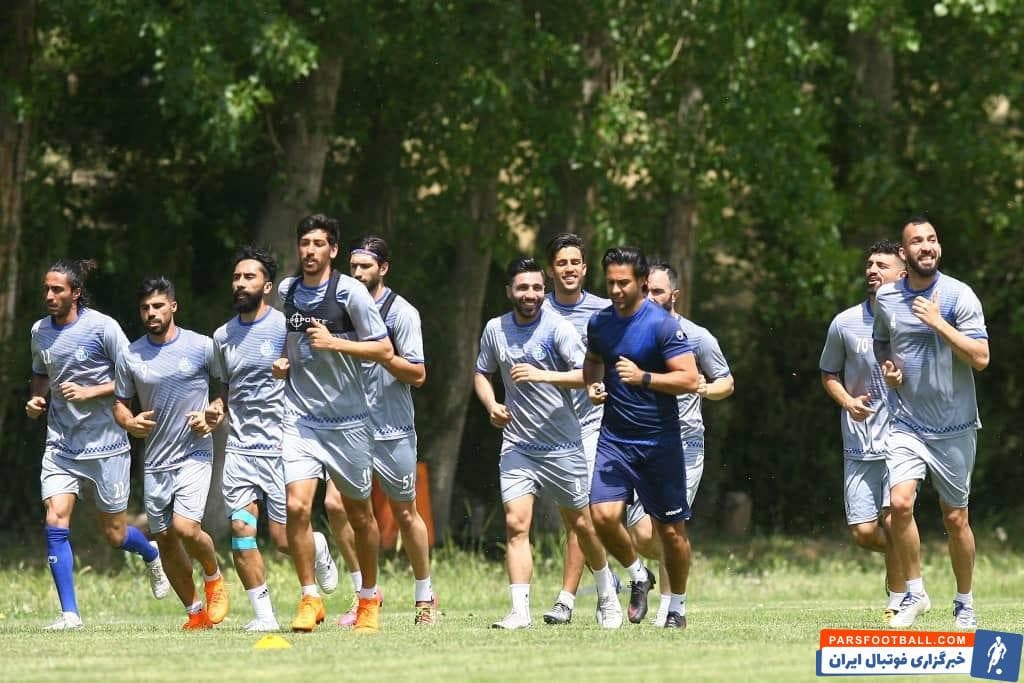 تیم استقلال که خود را برای دیدار با فولاد خوزستان در روز 29 خردادماه آماده می کند، امروز تمرینات خود را پیگیری کرد. تمرین صبح امروز آبی ها از ساعت ۱۱...