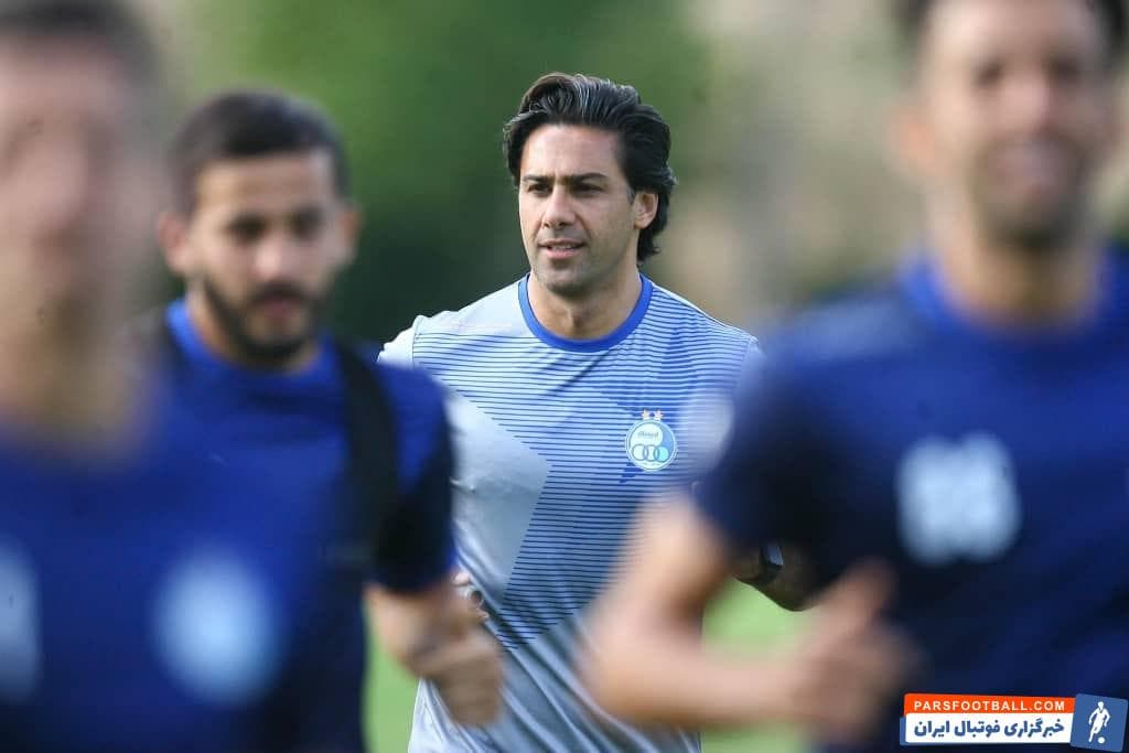 فرهاد مجیدی معمولا در هر نوبت از تمرین هم در کارهای تاکتیکی و هم هوازی حضور دارد تا به این شکل نشان بدهد فرم بدنی ایده آل خود را حفظ کرده است.