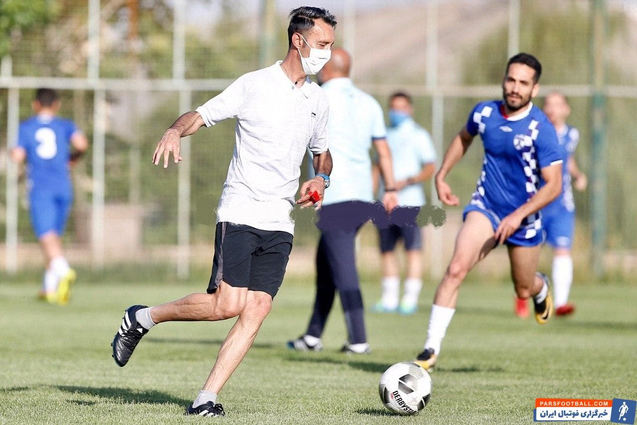 رضا عنایتی سرمربی باشگاه هوادار است که در نیم فصل دوم هدایت این تیم را برعهده گرفته است و در این مدت تیمش در 8 بازی شکستی را تجربه نکرده است.