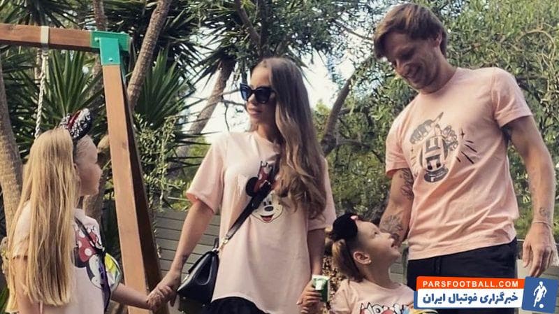 در حال حاضر راکیتیچ با بارسلونا تمرین می کند و منتظر شروع دوباره مسابقات لالیگا از روز 23 خرداد است اما چندان مشخص نیست که آیا در نیوکمپ می ماند یا نه.