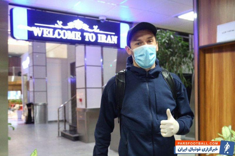 طبق اعلام باشگاه استقلال، هروویه میلیچ بازیکن کروات، ۶ هزار دلار از باشگاه طلب دارد و قرار بر این شده تا این پول را هنگام بازگشت به تهران دریافت کند.