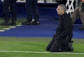 ژوزه مورینیو یکی از موفق ترین و بهترین مربیان تاریخ فوتبال جهان است که با تیم های مختلف موفقیت های زیادی را به دست آورد.