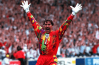 اشاره جالب وب سایت پاننکا به لباس های عجیب دروازه بان ها در دهه 90 میلادی