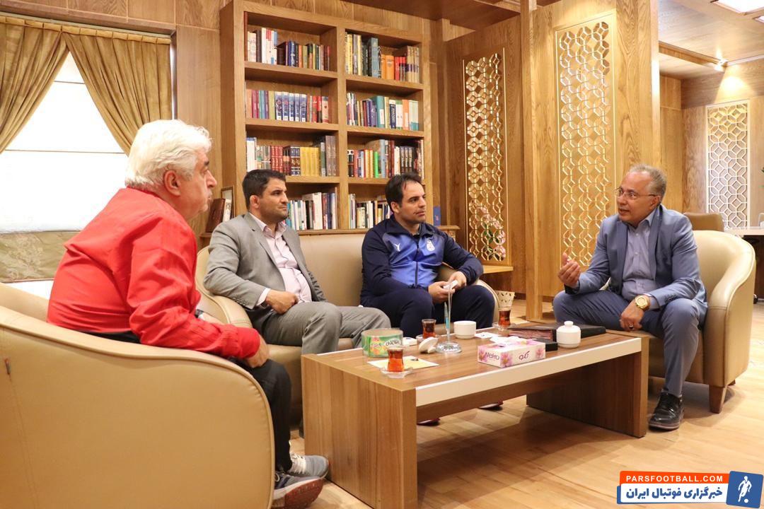 حسین شمس عضو کمیته فنی فوتسال برای بازگرداندن باشگاه دبیری تبریز به تیمداری دوباره در فوتسال دست به کار شد.