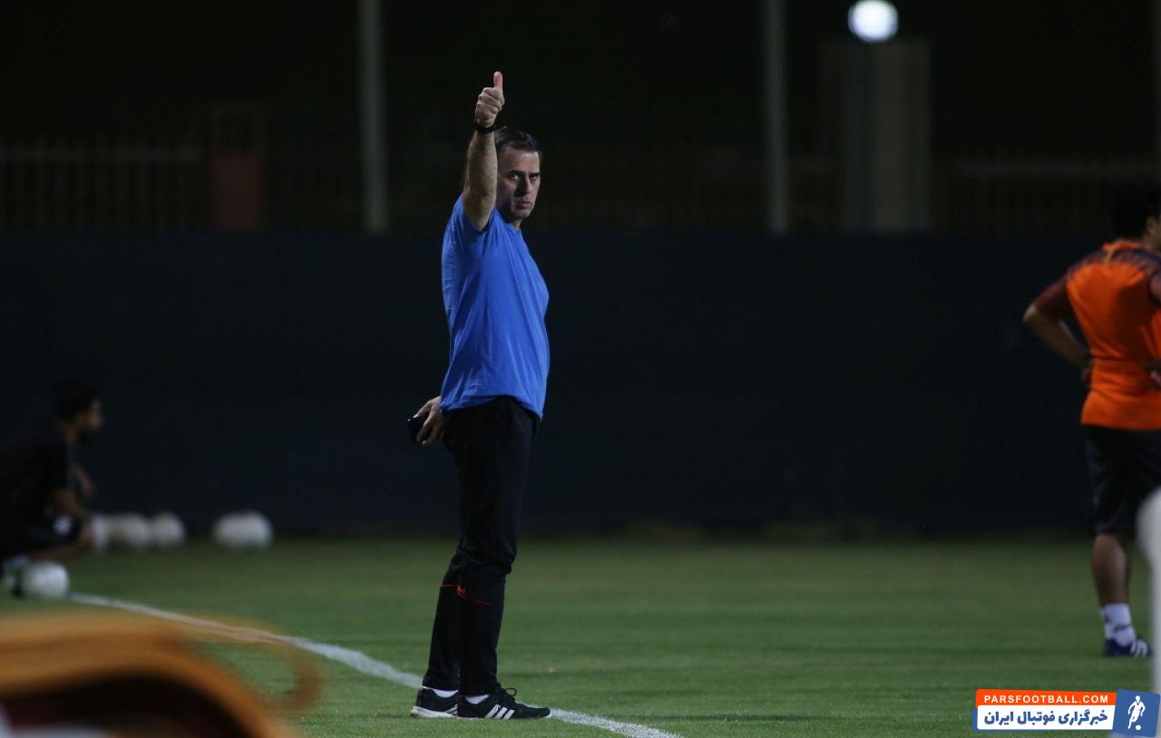 سعید آذری که از نظر جسمانی در فرم ایده آلی قرار دارد، در تمرین حضور یافت و تلاش شاگردان نکونام را تماشا کرد و البته هر از گاهی نیز به توپ ضربه ای زد.