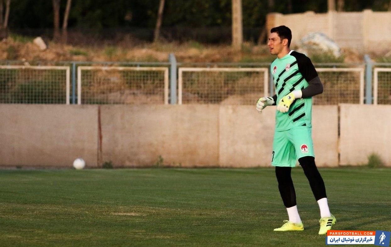 محمدرضا اخباری یکی از بازیکنهایی است که به واسطه چند سال حضور در تراکتور محبوبیت زیادی نزد هواداران آذربایجانی دارد و آنها لقب قارتال را به او داده اند.