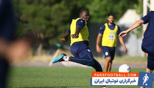 شیخ دیاباته استقلال که دیدار چهارشنبه برابر فولاد به احتمال زیاد از دست خواهد داد تمام تلاش خود را بکار گرفته تا در بازی نهم تیر برابر سایپا آماده بازی شود .