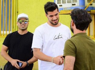 سعید عزت اللهی که اکنون به دنبال مقصد جدیدی است و یکی از بازیکنانی است که انتظار میرود در بازار نقل و انتقالات باید منتظر سورپرایز او بود.