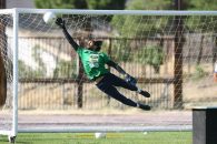 حسین حسینی سیدحسین حسینی که در لیگ نوزدهم بعد از سالها انتظار پیراهن شماره یک آبی ها را برتن کرده، حالا به روزهای خوب آینده میاندیشد.