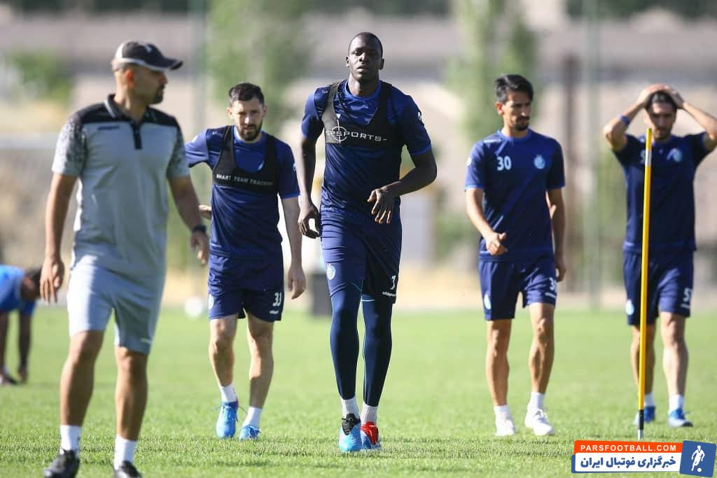 مهم ترین عناصر استقلال در خط حمله شیخ دیاباته و مهدی قائدی هستند که اولی در لیگ برتر 8 بار و دومی 9 بار تاکنون موفق به گلزنی شدهاند.