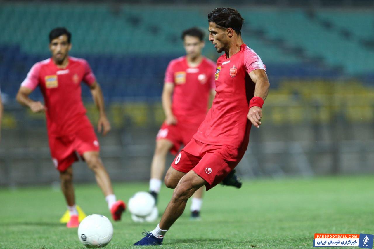 در این دیدار نیز علی علیپور مهاجم نوک تیم یحیی گل محمدی خواهد بود و امیدوار است که هشتمین گل فصل خود را در این دیدار حساس به ثمر برساند.