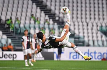 کریستیانو رونالدو با درخش در بازی دیشب یوونتوس مقابل لچه پاسخ منتقدینش را داد و ثابت کرد همچنان حرفهای زیادی برای گفتن دارد.