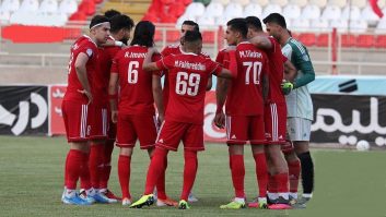 تراکتور با وجود دست بسته سرمربی‌اش در طول مسابقه نمایش خوبی مقابل تیم سختکوش نساجی داشت اما سرانجام سه امتیاز حساس خانگی را از دست داد.