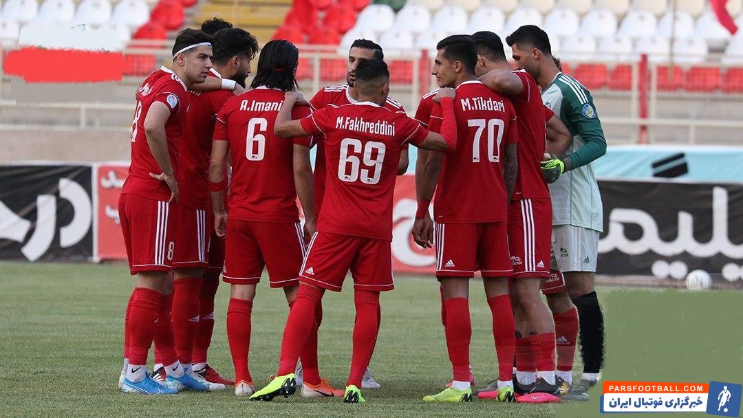 تراکتور با وجود دست بسته سرمربیاش در طول مسابقه نمایش خوبی مقابل تیم سختکوش نساجی داشت اما سرانجام سه امتیاز حساس خانگی را از دست داد.