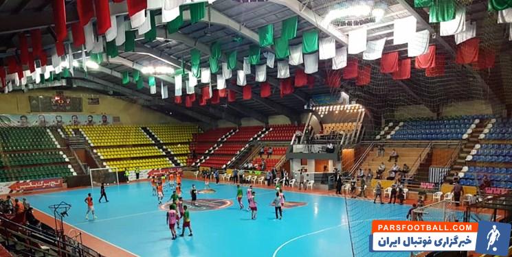 حاشیه فینال لیگ برتر فوتسال|درگیری شدید میان دو تیم و دخالت پلیس با استفاده از گاز فلفل