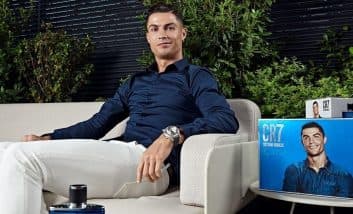 چندی پیش خبری در رسانههای منتشر شد که در آن اشاره شده بود رونالدو به زودی به درآمد ۱ میلیارد دلار در طول دوران کاری حرفهایش میرسد