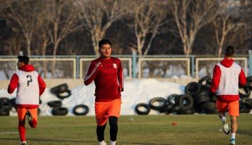 باشگاه تراکتور - جفرسون یوری