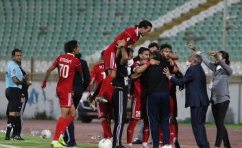 حاج‌صفی پس از این گل تماشایی با سرعت به سمت ساکت الهامی، سرمربی تیمش رفت، او را در آغوش گرفت و این گل زیبا را تقدیم سرمربی خود کرد.