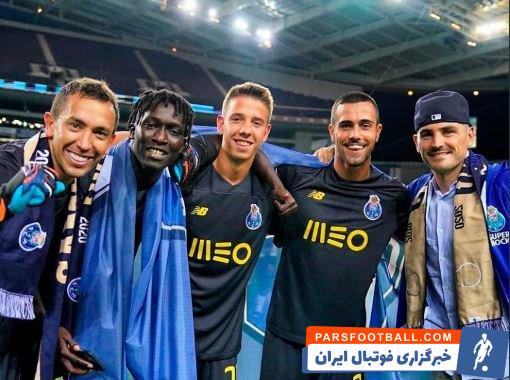 در این جشن ایکر کاسیاس نیز شرکت کرد با این حال کاسیاس پس از مسجل شدن قهرمانی وارد زمین شد و در کنار هم تیمی هایش، قهرمانی را جشن گرفت.