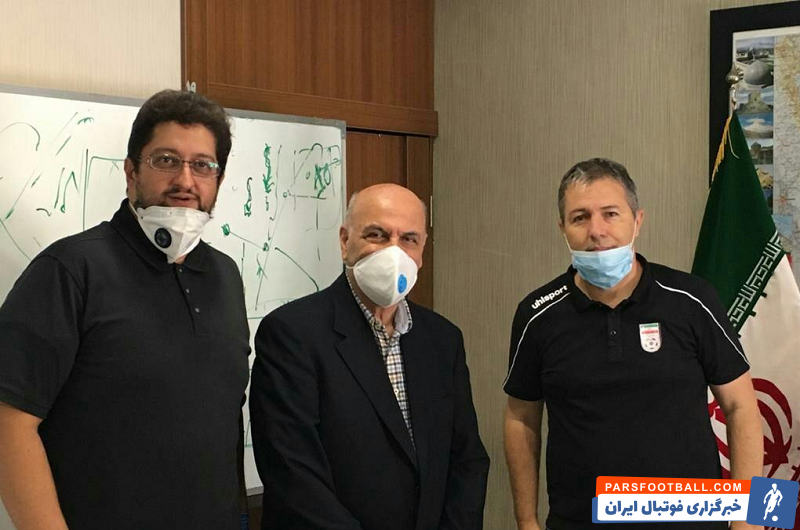 اگر اسکوچیچ تصور می کند با دیدن چند بازی لیگ، نامه نگاری با مربیان ایرانی برای تعامل بیشتر و دیدار با هومن افاضلی می تواند گره ای از مشکلات فوتبال ایران باز و راه حل صعود به جام جهانی را پیدا کند سخت در اشتباه است.