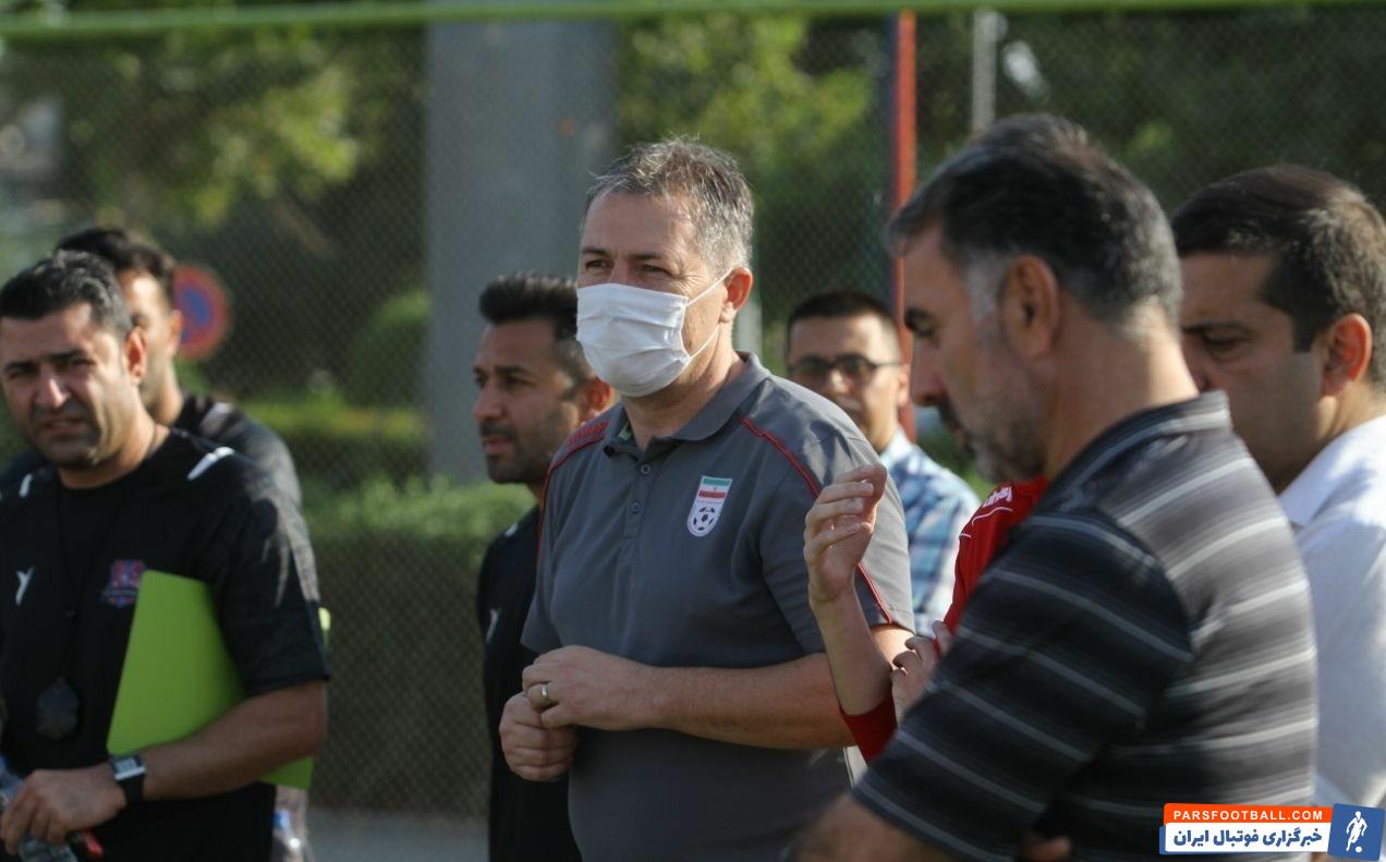 دراگان اسکوچیچ سرمربی تیم ملی فوتبال ایران، امروز (دوشنبه) در تمرین تیم فوتبال نساجی حاضر شد و تمرین شاگردان محمود فکری را از نزدیک زیر نظر گرفت.