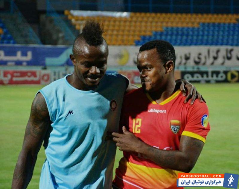 آیاندا پاتوسی هافبک آفریقایی تیم فولاد هنوز نتوانسته برای این تیم به میدان برود و مربیان فولاد در نباشند تا وی را به فرم ایدهآل خود برسانند.