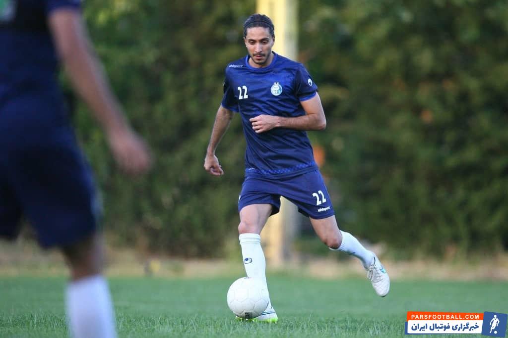 سیاوش یزدانی مدافع بلندقامت و باتجربه استقلال بعد از ابتلا به ویروس کرونا و قرنطینه دو هفته ای از نظر بدنی شرایط مناسبی نداشت.