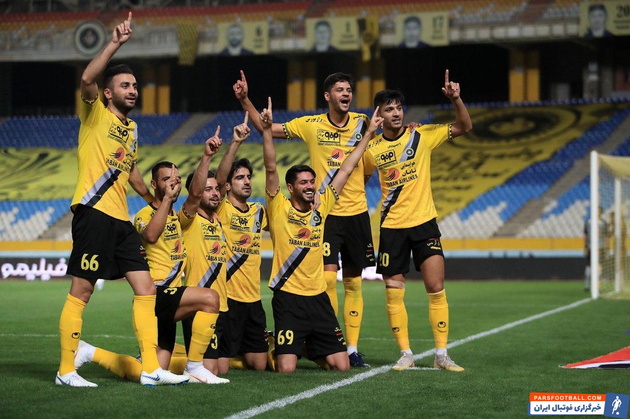 به نظر می رسد کمی شرایط در اصفهان و اردوی سپاهان پیش از دیدار آخر آنها که در تهران مقابل پیکان برگزار خواهد شد، تغییر کرده است.