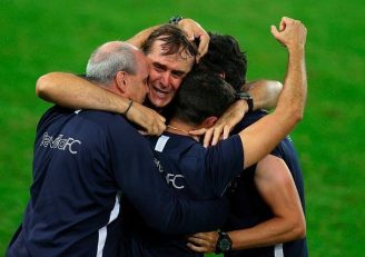 بعد از مدتی استراحت، خولن لوپتگی هدایت سویا را بر عهده رفت و امشب موفق شد با برتری 2-3 برابر اینتر به عنوان قهرمانی لیگ اروپا دست یابد.