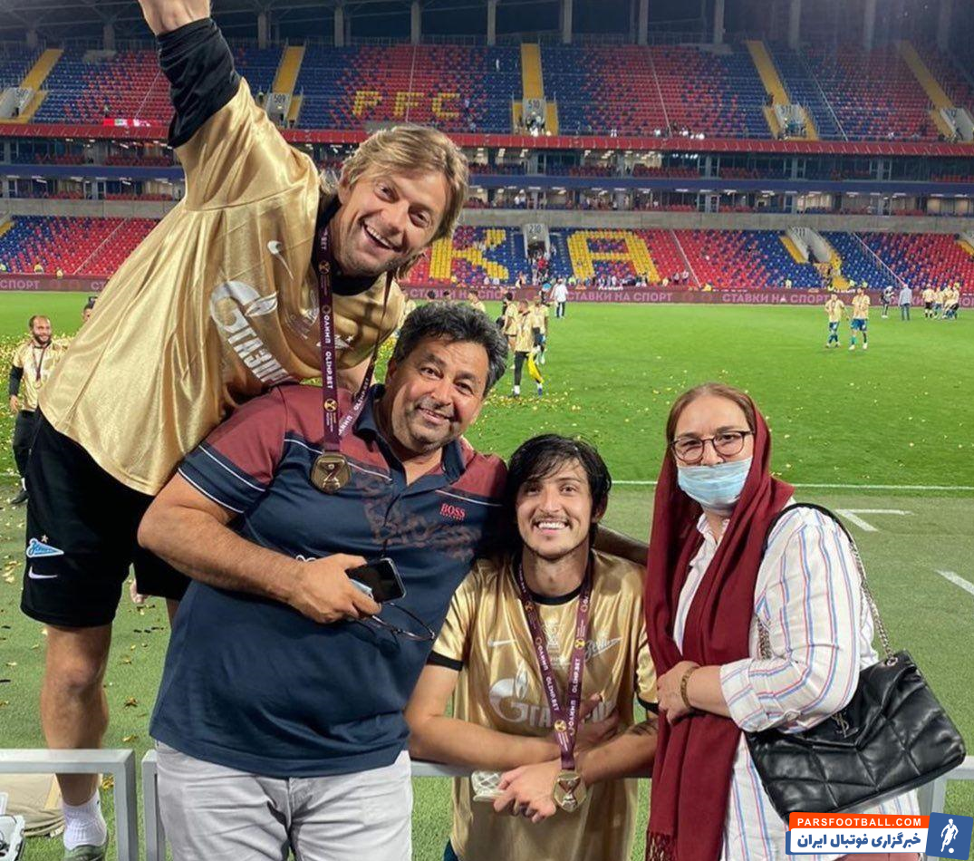 سردار آزمون در این رقابت، در ترکیب ثابت زنیت حضور داشت که موفق به گلزنی نشد. ستاره ایرانی در کنار پدر و مادرش قهرمانی زنیت را جشن گرفت.