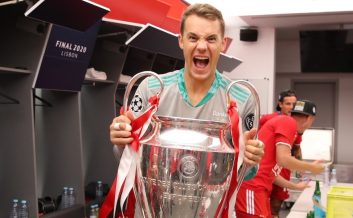 مانوئل نویر موفق شد بهعنوان کاپیتان هم قهرمان لیگ قهرمانان اروپا شود، افتخاری که بعد از ۷ سال دوباره همراه بایرنمونیخ به آن رسید.