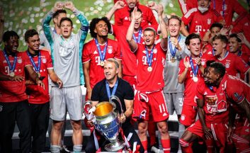 هانسی فلیک سرمربی آلمانی، موفق شد در این فصل با بایرن مونیخ ۳ گانه را کسب کند و تیمش را بعد از بوندسلیگا و جامحذفی در لیگ قهرمانان هم به جام رساند.