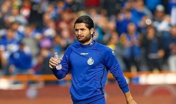 عارف غلامی، مدافع تیم فوتبال استقلال تهران در آستانه دیدار با پرسپولیس در چارچوب مرحله نیمه نهایی جام حذفی کشور پیامی را منتشر کرد.