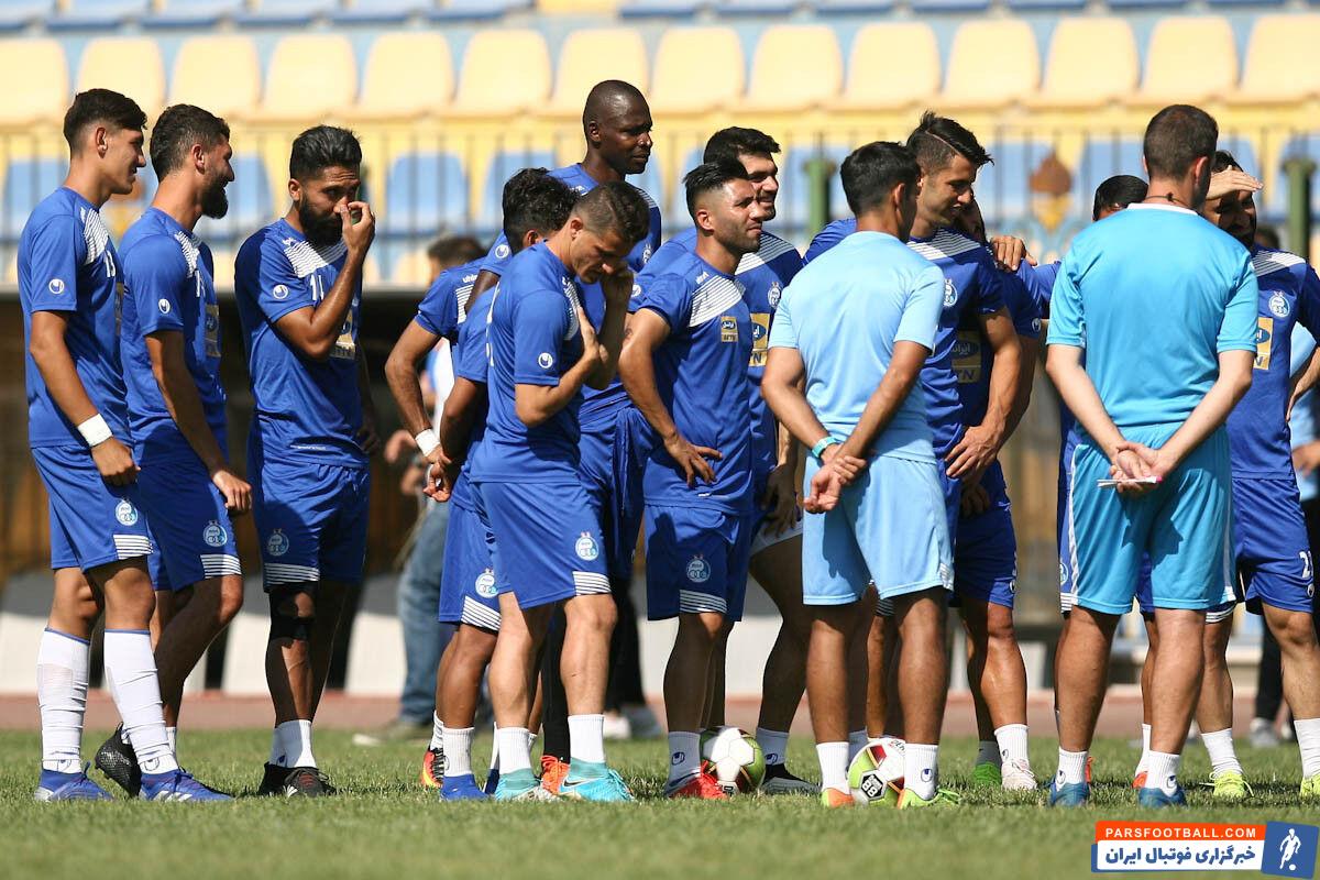 تیم فوتبال استقلال عصر امروز تمرینات خود را به منظور تقابل با پرسپولیس در نیمه نهایی جام حذفی پیگیری کرد.